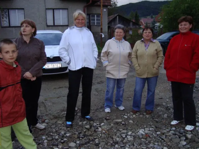 Váľanie obecného mája 2012